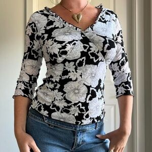 Old Navy Black & White Floral Wrap Top – Size M